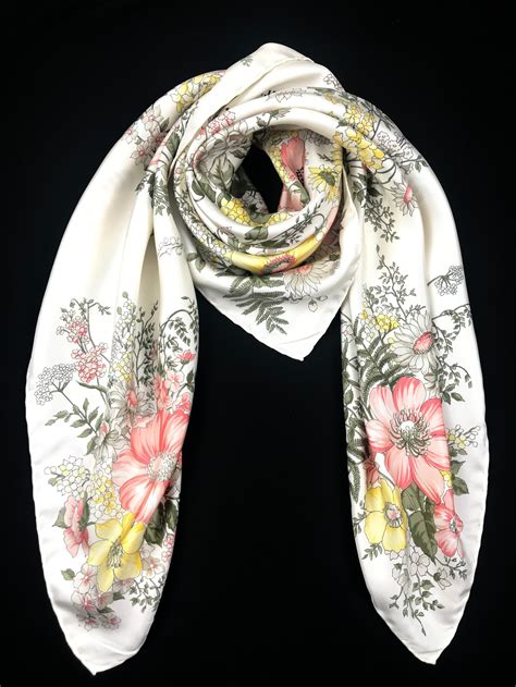 christian dior scarf for women.